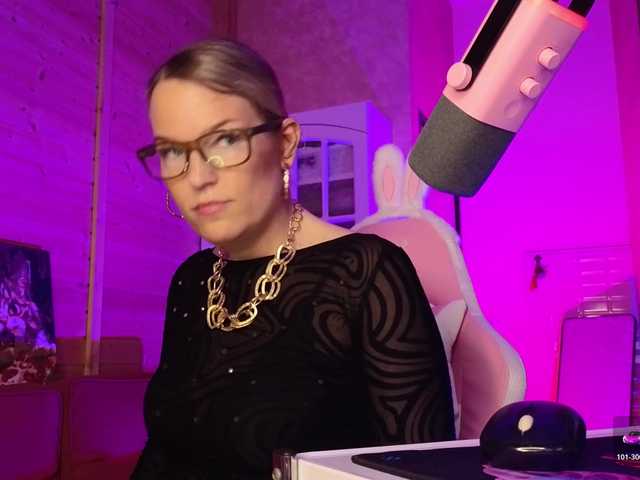 sweeteve050 live cam on BongaCams