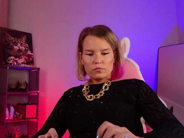 sweeteve050 live cam on BongaCams