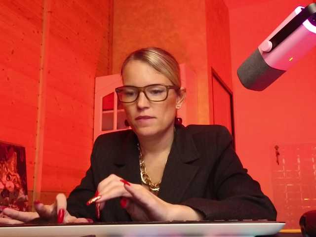 sweeteve050's BongaCams show and profile