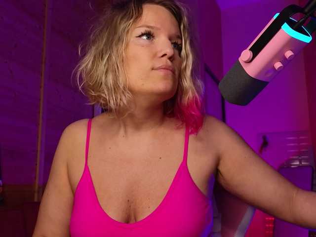 sweeteve050 live cam on BongaCams