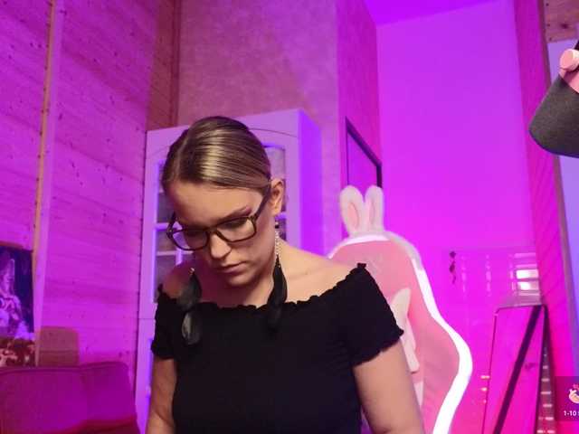 Findom_Lady_Shine