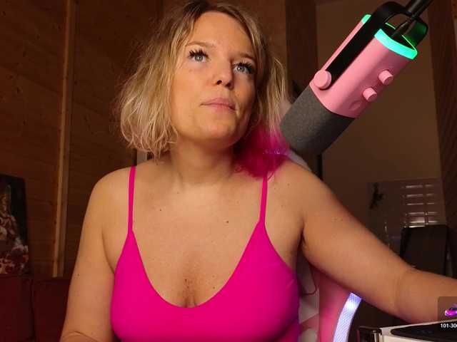 sweeteve050 live cam on BongaCams