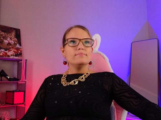 sweeteve050 live cam on BongaCams