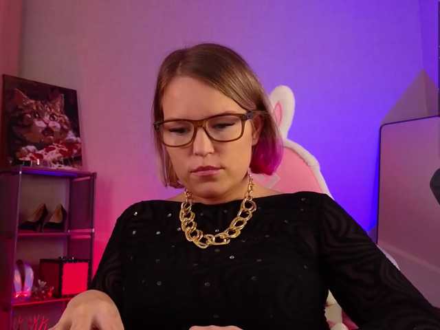 sweeteve050 live cam on BongaCams