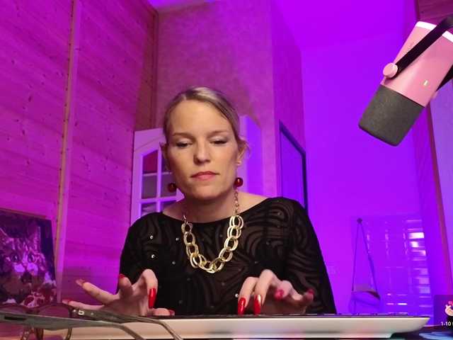 sweeteve050's BongaCams show and profile