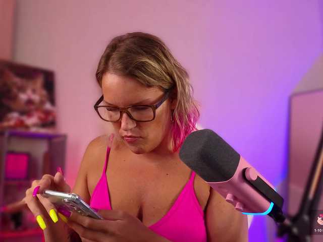 sweeteve050 live cam on BongaCams