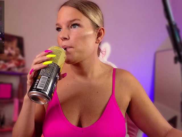 sweeteve050 live cam on BongaCams