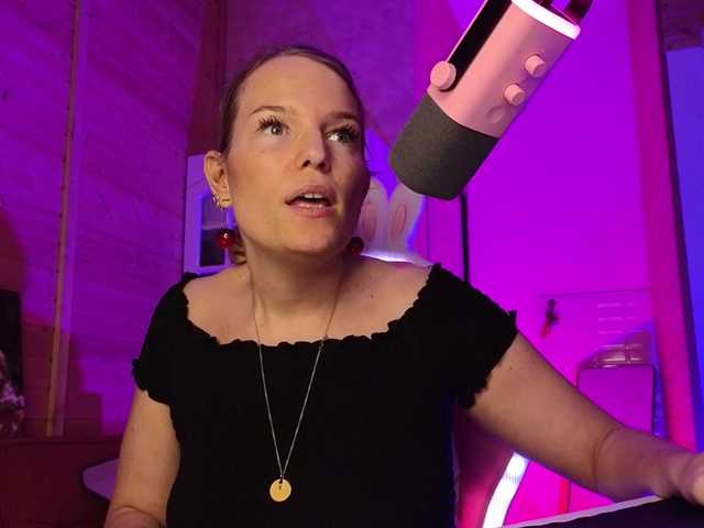 sweeteve050 live cam on BongaCams