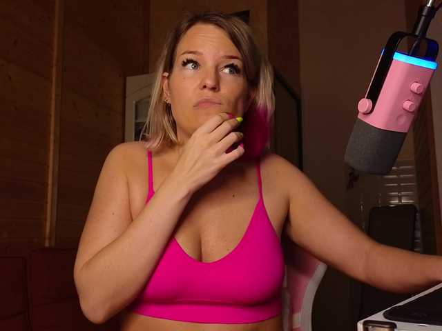 sweeteve050 live cam on BongaCams