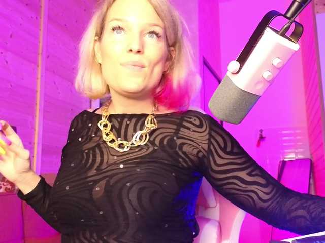 sweeteve050 live cam on BongaCams