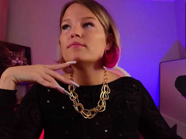 sweeteve050 live cam on BongaCams