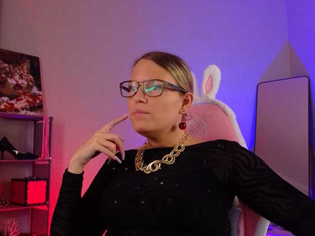 sweeteve050 live cam on BongaCams