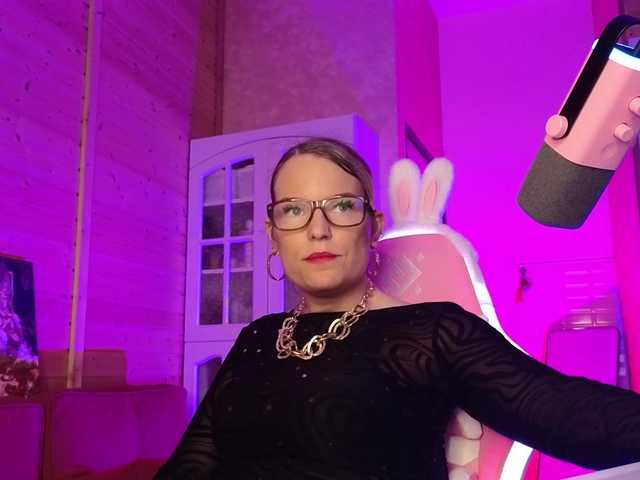 sweeteve050 live cam on BongaCams
