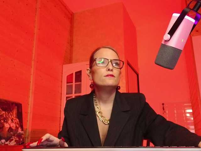 sweeteve050's BongaCams show and profile