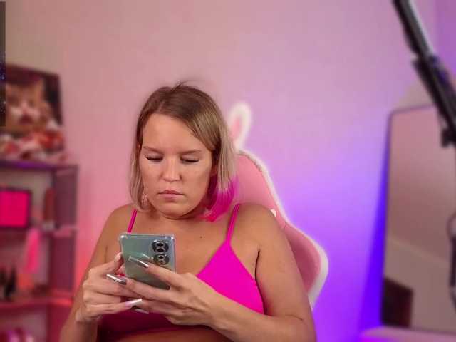 sweeteve050 live cam on BongaCams