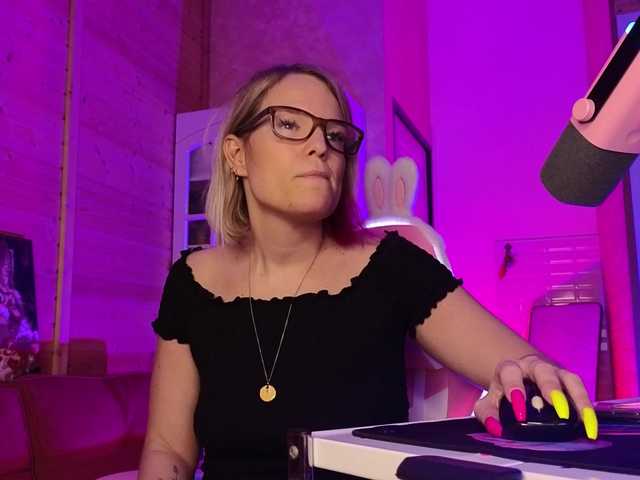 sweeteve050 live sex show