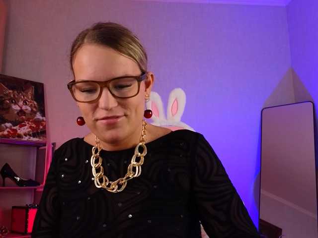 sweeteve050 live cam on BongaCams