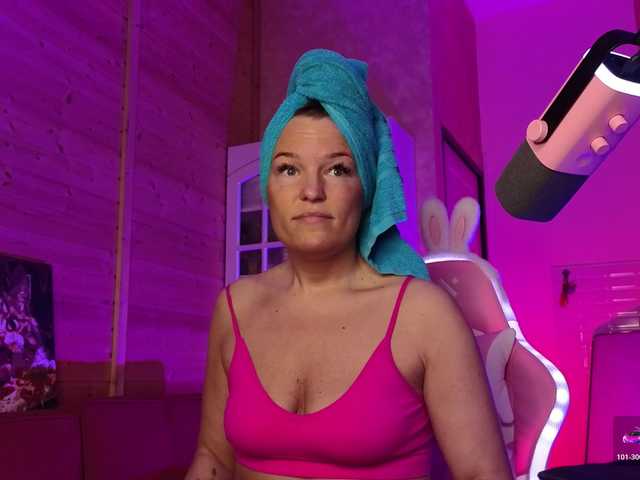 sweeteve050 live cam on BongaCams