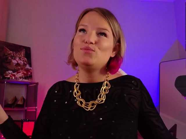 sweeteve050 live cam on BongaCams