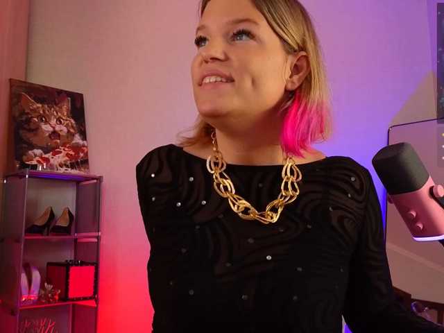 sweeteve050 live cam on BongaCams