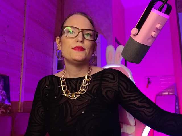sweeteve050 live cam on BongaCams