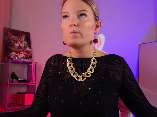 sweeteve050 live cam on BongaCams