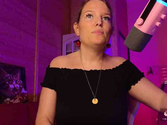 Findom_Lady_Shine webcam