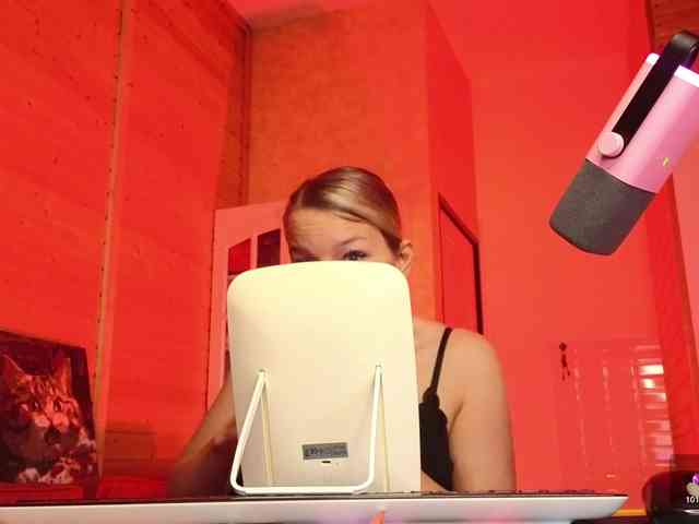 Findom_Lady_Shine webcam