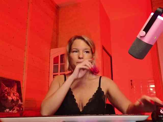 Findom_Lady_Shine webcam