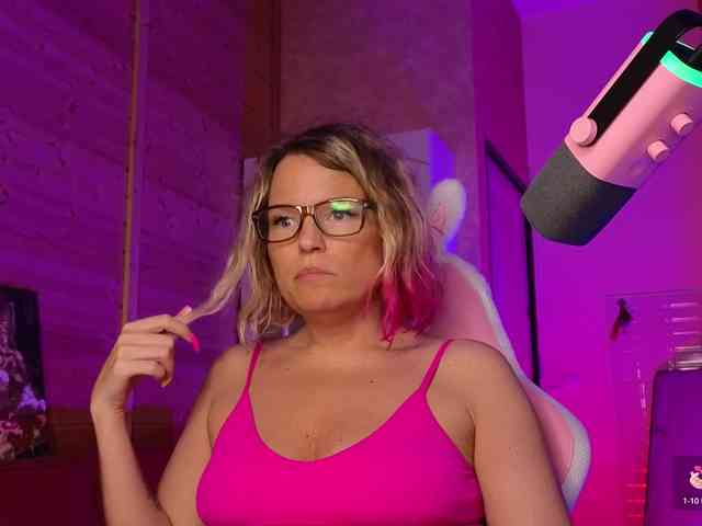 Findom_Lady_Shine webcam