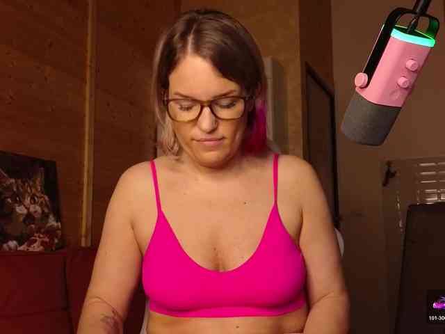 Findom_Lady_Shine webcam