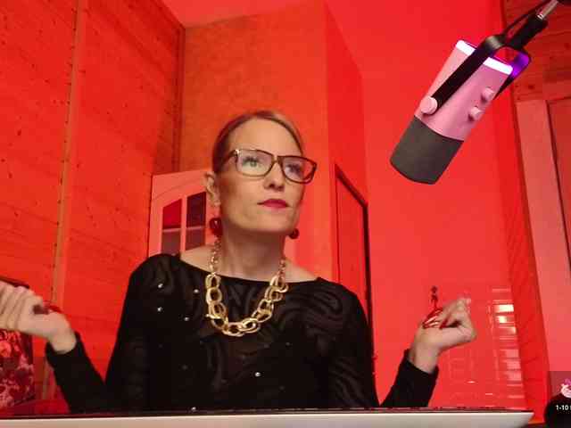 Findom_Lady_Shine webcam