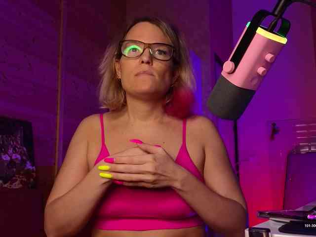 Findom_Lady_Shine webcam