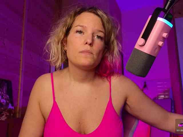 Findom_Lady_Shine webcam