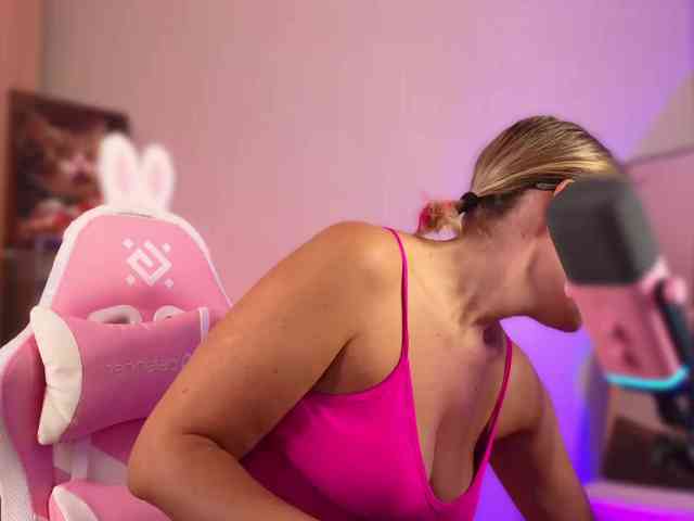 Findom_Lady_Shine webcam