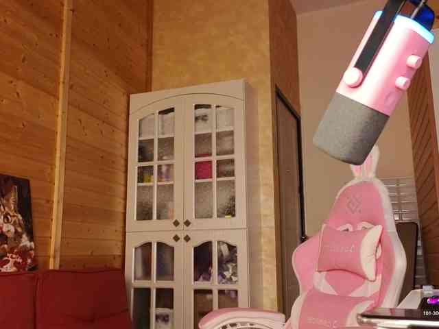 Findom_Lady_Shine webcam