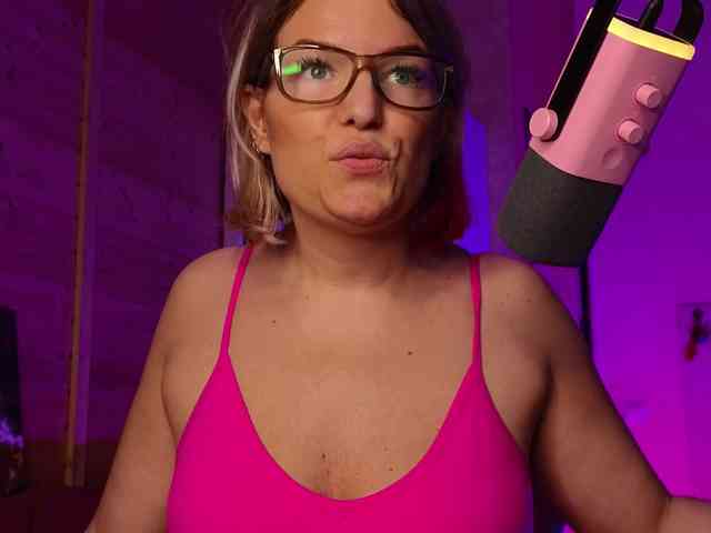 Findom_Lady_Shine webcam