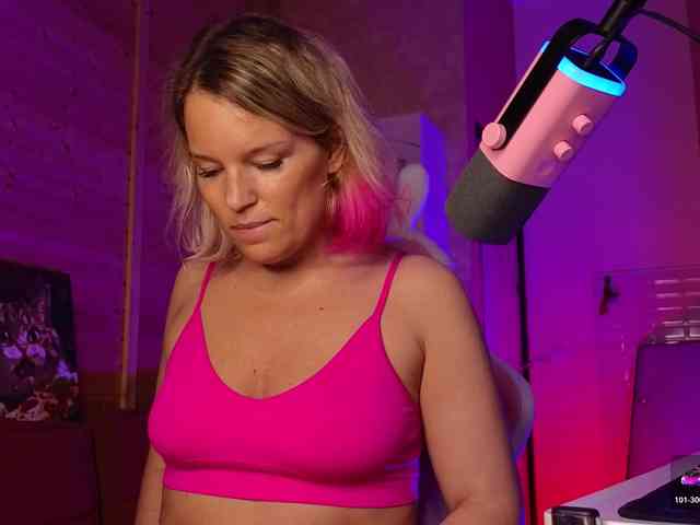Findom_Lady_Shine webcam
