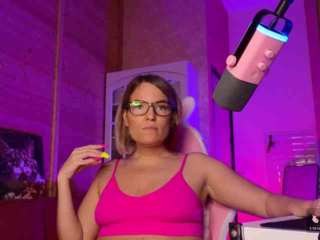 Findom_Lady_Shine webcam