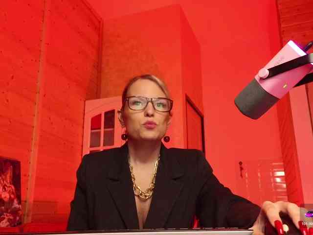 Findom_Lady_Shine webcam