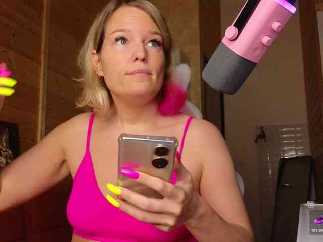 Findom_Lady_Shine webcam