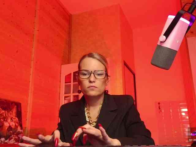 Findom_Lady_Shine webcam