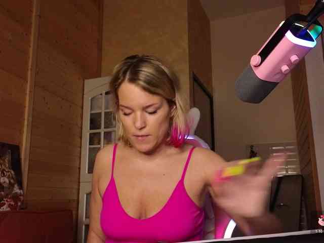 Findom_Lady_Shine webcam