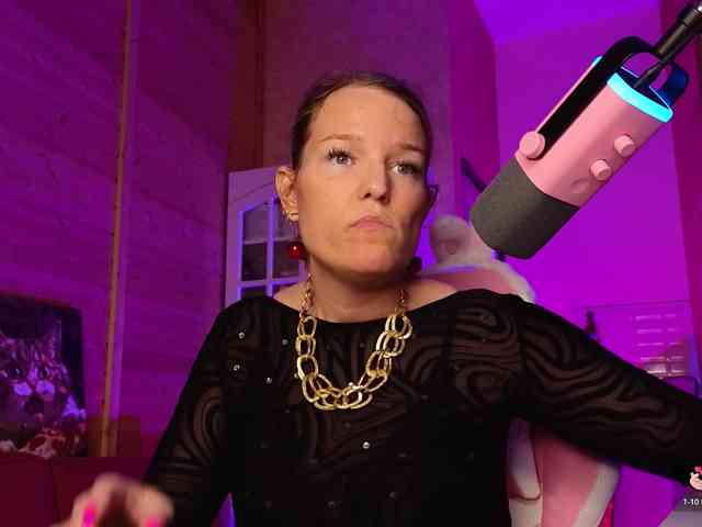Findom_Lady_Shine webcam