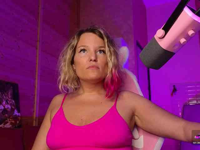 Findom_Lady_Shine webcam