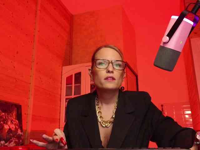 Findom_Lady_Shine webcam