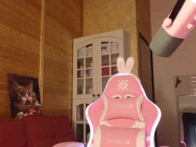Findom_Lady_Shine webcam