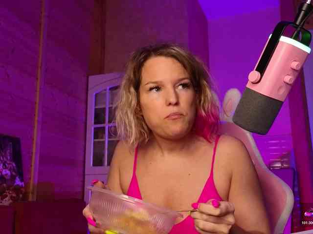 Findom_Lady_Shine webcam