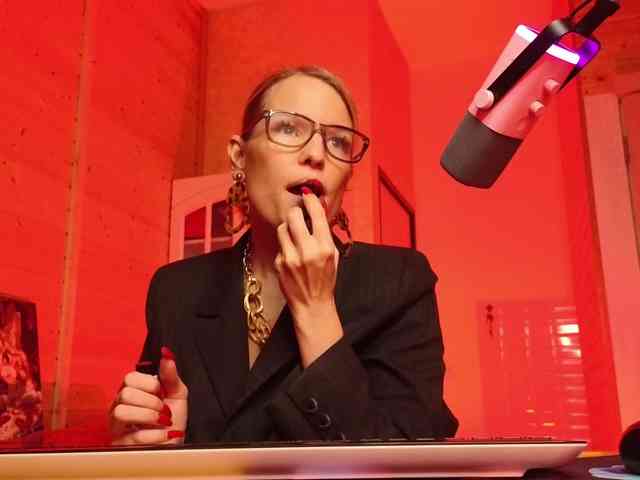 Findom_Lady_Shine webcam