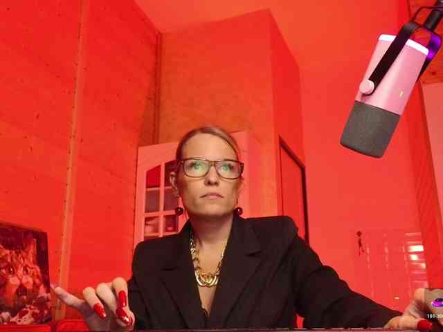 Findom_Lady_Shine webcam